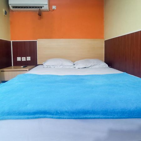 Hotel Container Inn Mitra Reddoorz Gadok Dış mekan fotoğraf