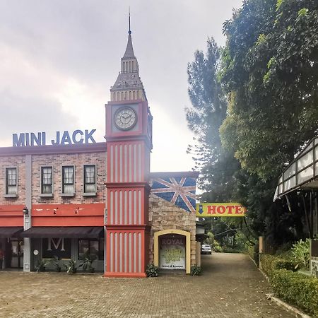 Hotel Container Inn Mitra Reddoorz Gadok Dış mekan fotoğraf