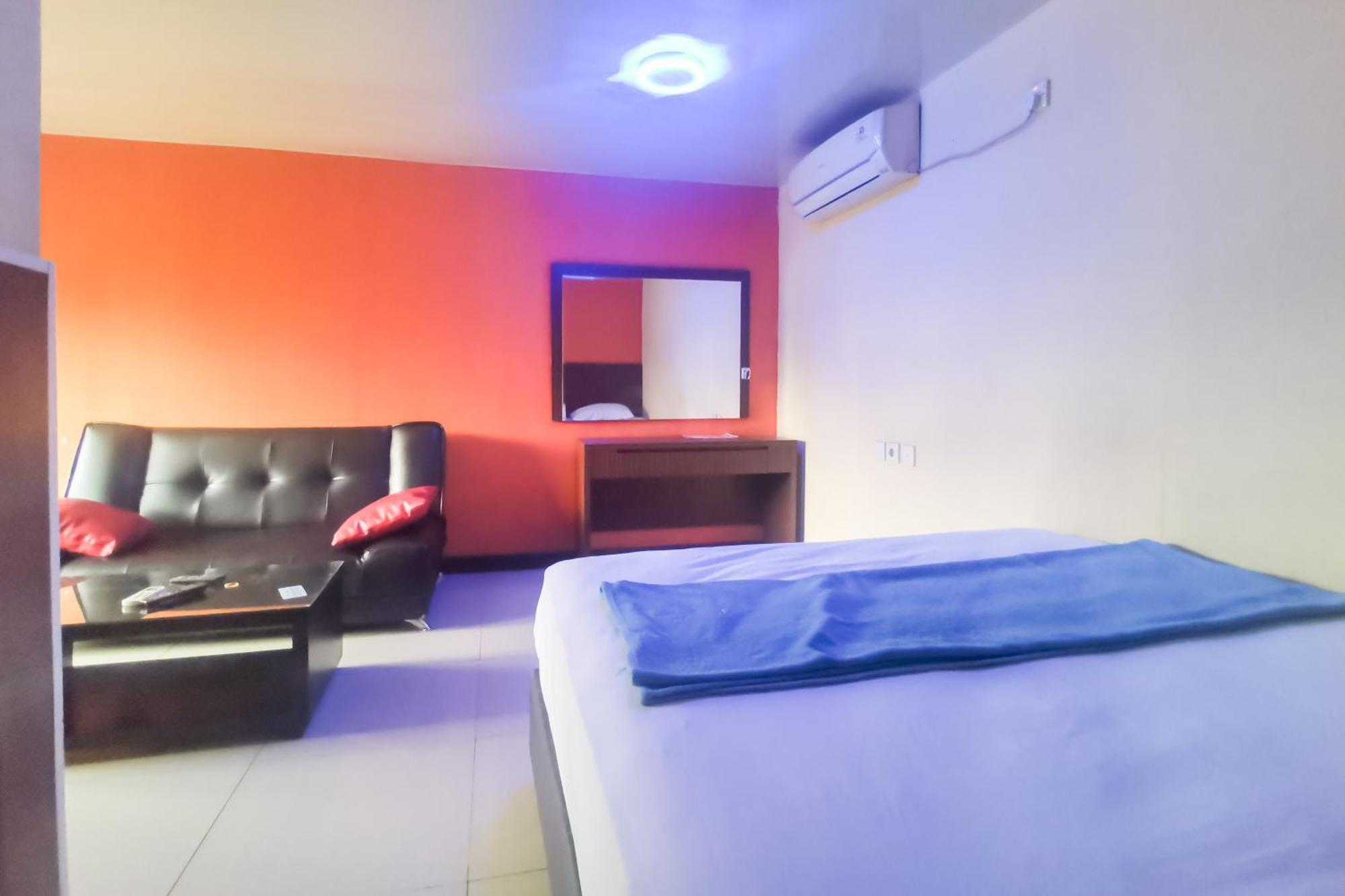 Hotel Container Inn Mitra Reddoorz Gadok Dış mekan fotoğraf