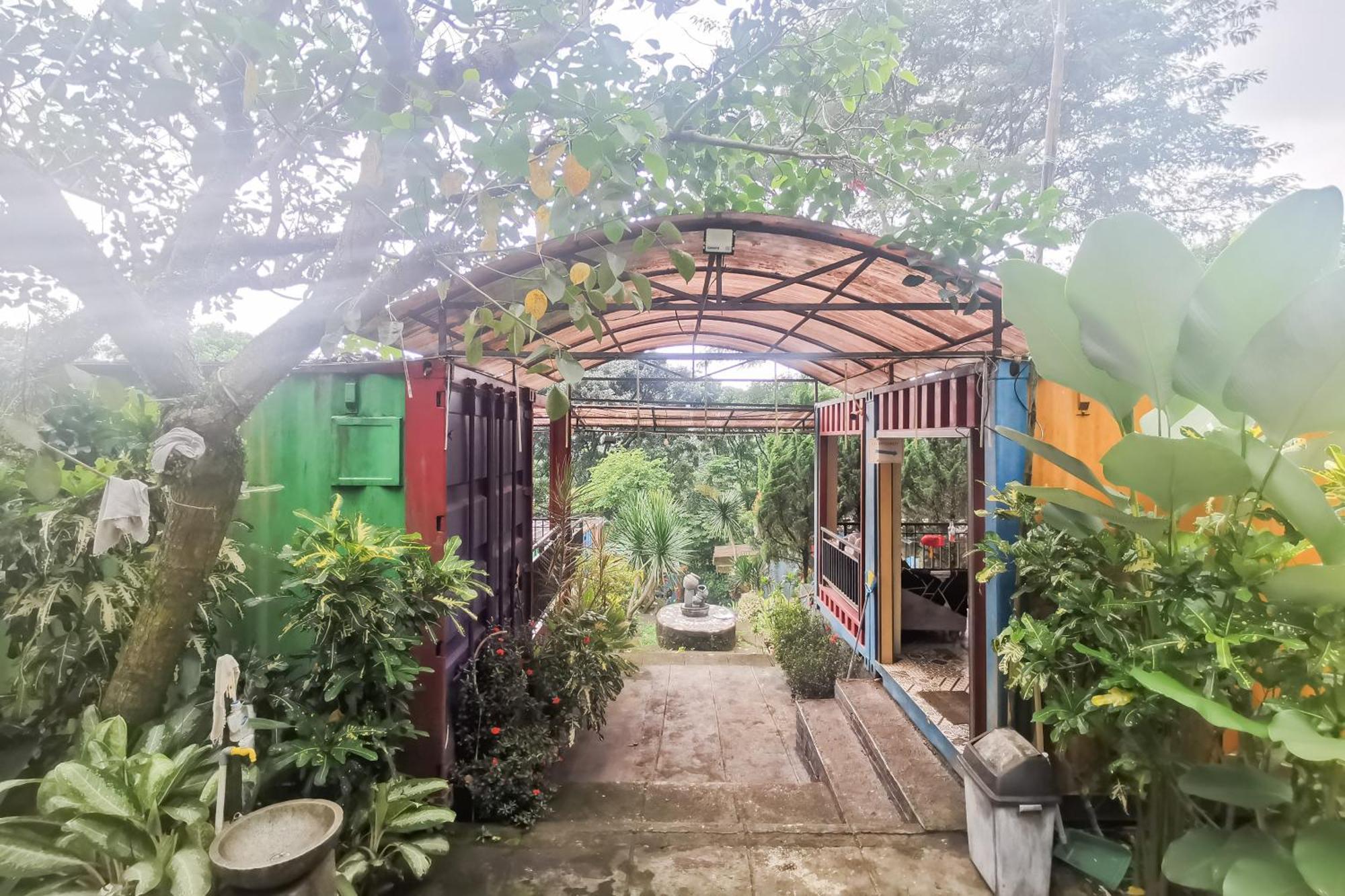 Hotel Container Inn Mitra Reddoorz Gadok Dış mekan fotoğraf